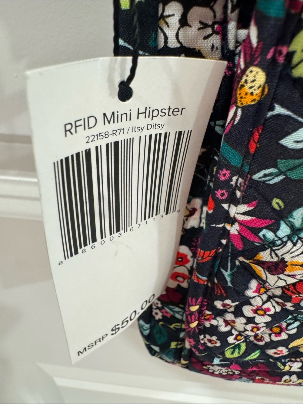 NWT Vera Bradley RFID Mini Hipster in Itsy Ditsy - Retired - Picture 3 of 7